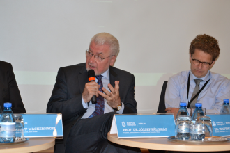 Pálinkás József, az NKFI Hivatal elnöke és Dr. Matthias Koehler, a Német Szövetségi Gazdasági és Energiaügyi Minisztérium igazgatója