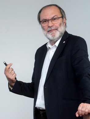Pécz Béla MTA EK MFA igazgató Pécz Béla MTA EK MFA igazgató