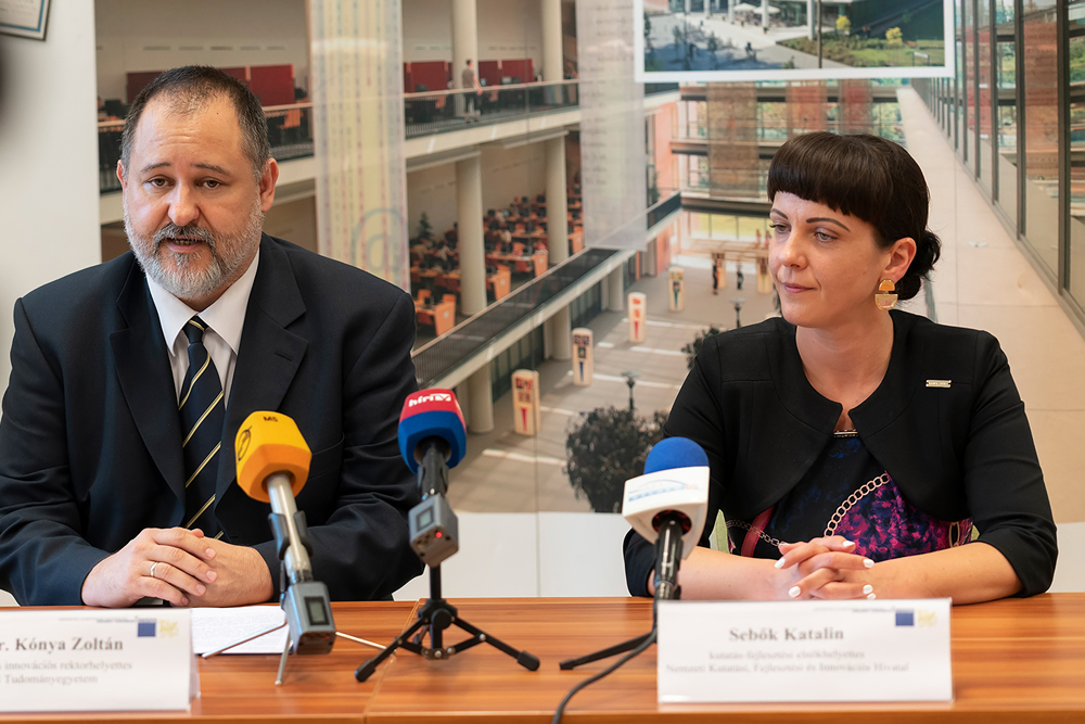 A Szegedi Tudományegyetem támogatása a Tématerületi Kiválósági Programban - Sajtótájékoztató, 2019. július 23. A Szegedi Tudományegyetem támogatása a Tématerületi Kiválósági Programban - Sajtótájékoztató, 2019. július 23.