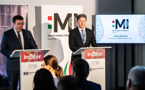 Dr. Palkovics László (ITM), Jakab Roland (Ericsson) Dr. Palkovics László (ITM), Jakab Roland (Ericsson)
