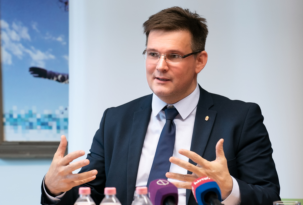 Új egyetemi menedzserképzés segíti a tudástranszfert, a kutatás-fejlesztést és az innovációt - Sajtótájékoztató, 2019. december 16. Új egyetemi menedzserképzés segíti a tudástranszfert, a kutatás-fejlesztést és az innovációt - Sajtótájékoztató, 2019. december 16.